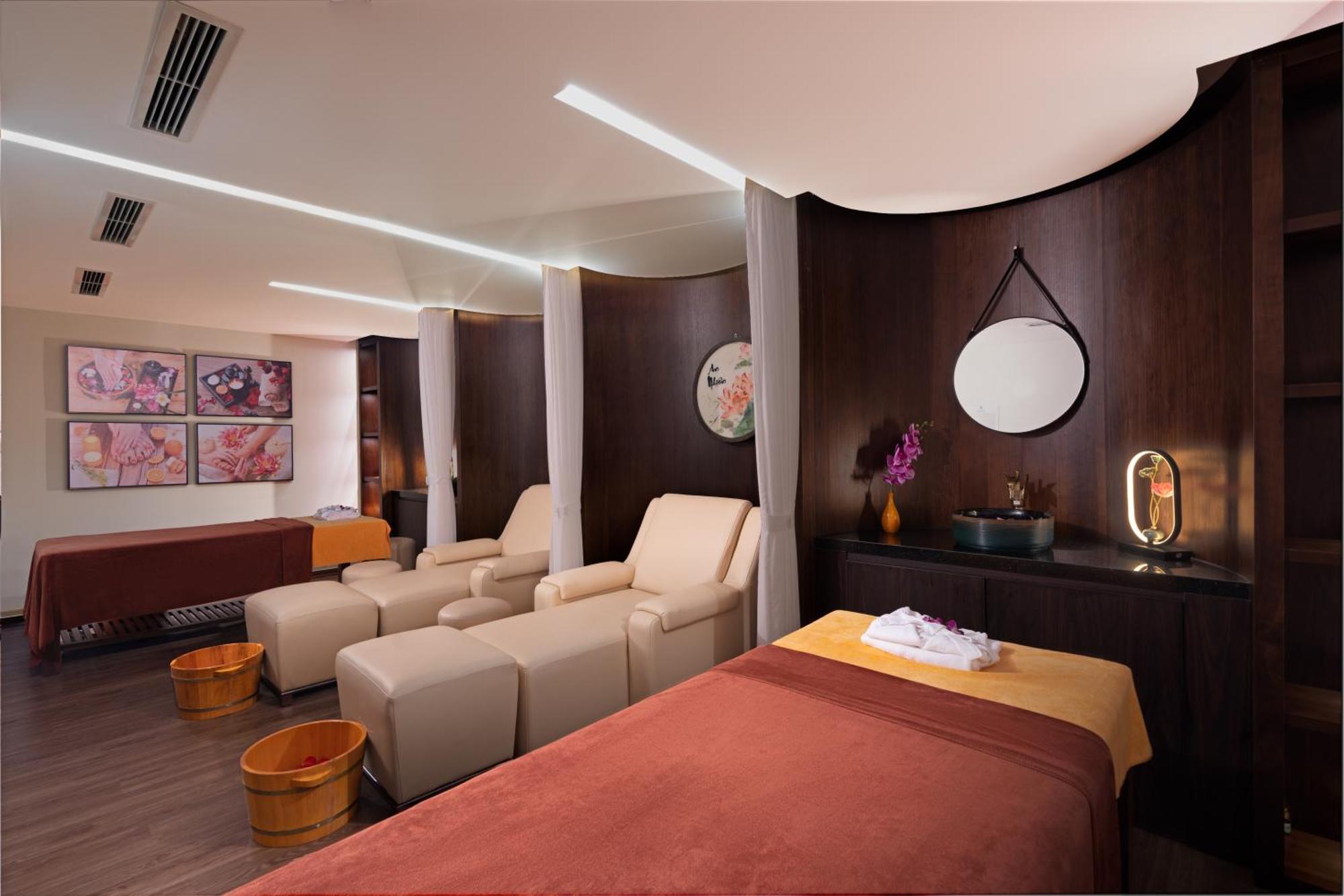 Grand Fleuve Boutique Hotell Ha Long Exteriör bild