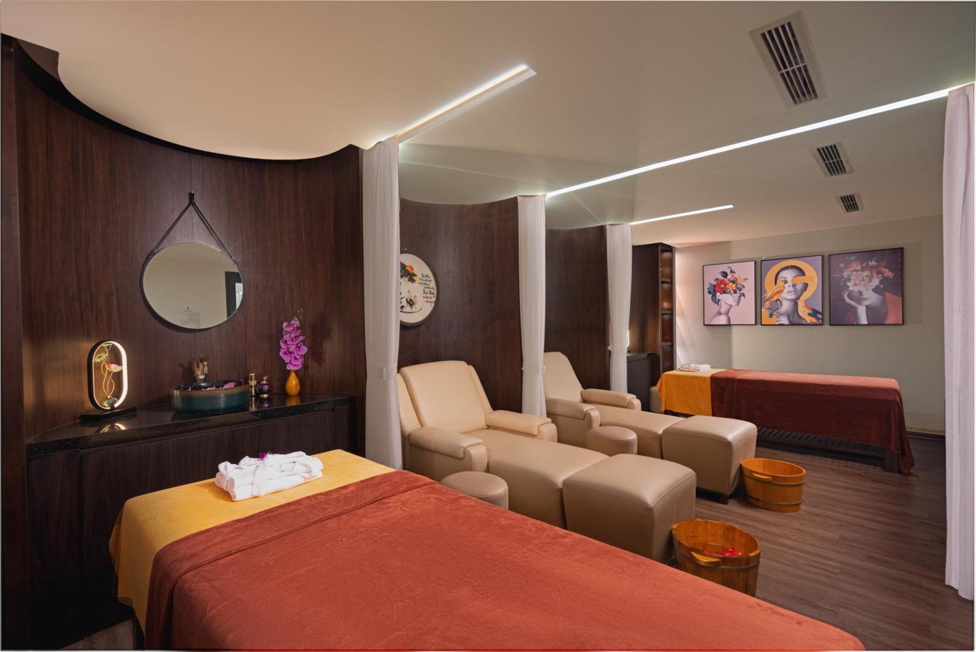 Grand Fleuve Boutique Hotell Ha Long Exteriör bild